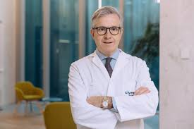 Dr. Manuel Leyes Vence